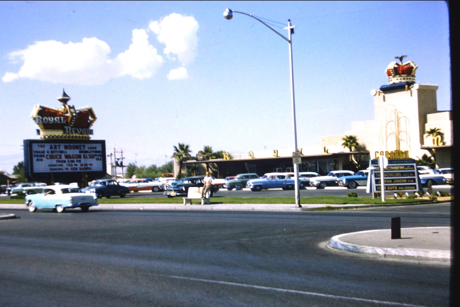 Royal Nevada casino and sign (1957).jpg