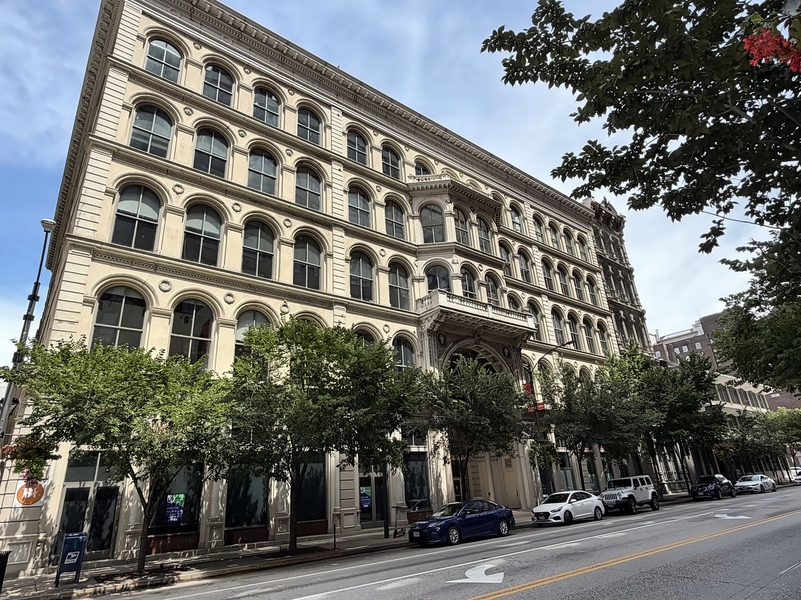 555 Washington Avenue (Crawford's)