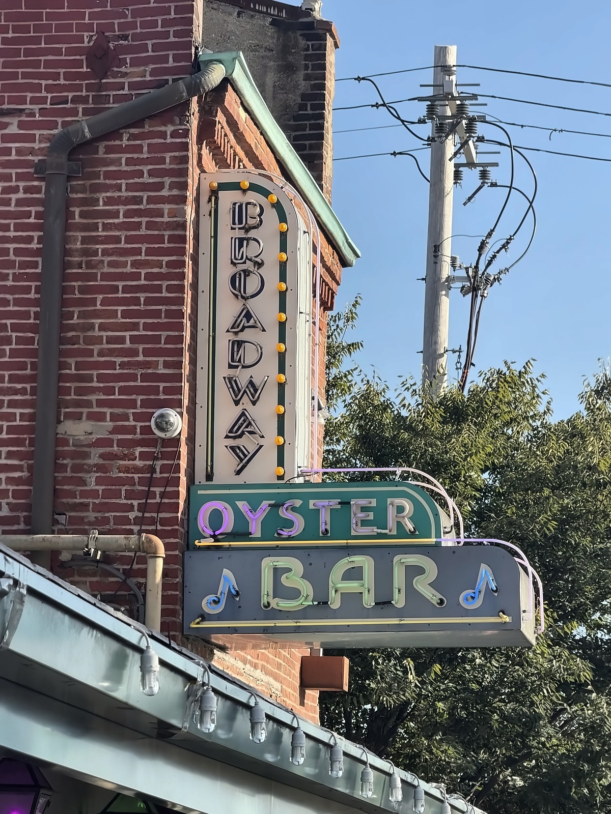 Broadway Oyster Bar
