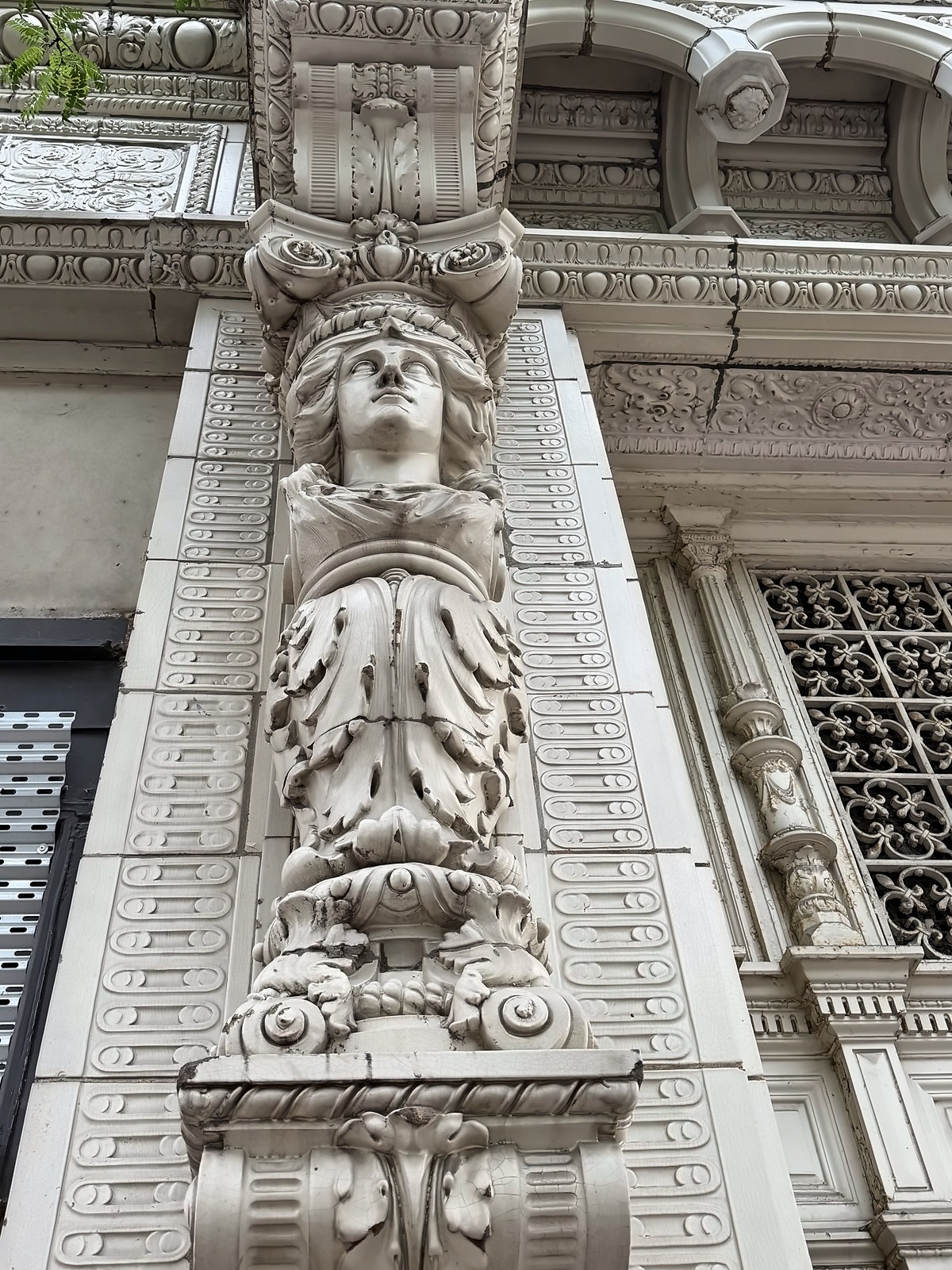 La Salle Building (Hotel Indigo)